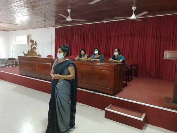 A program for those intending to go abroad and their family members at Homagama (2022-12-30)
